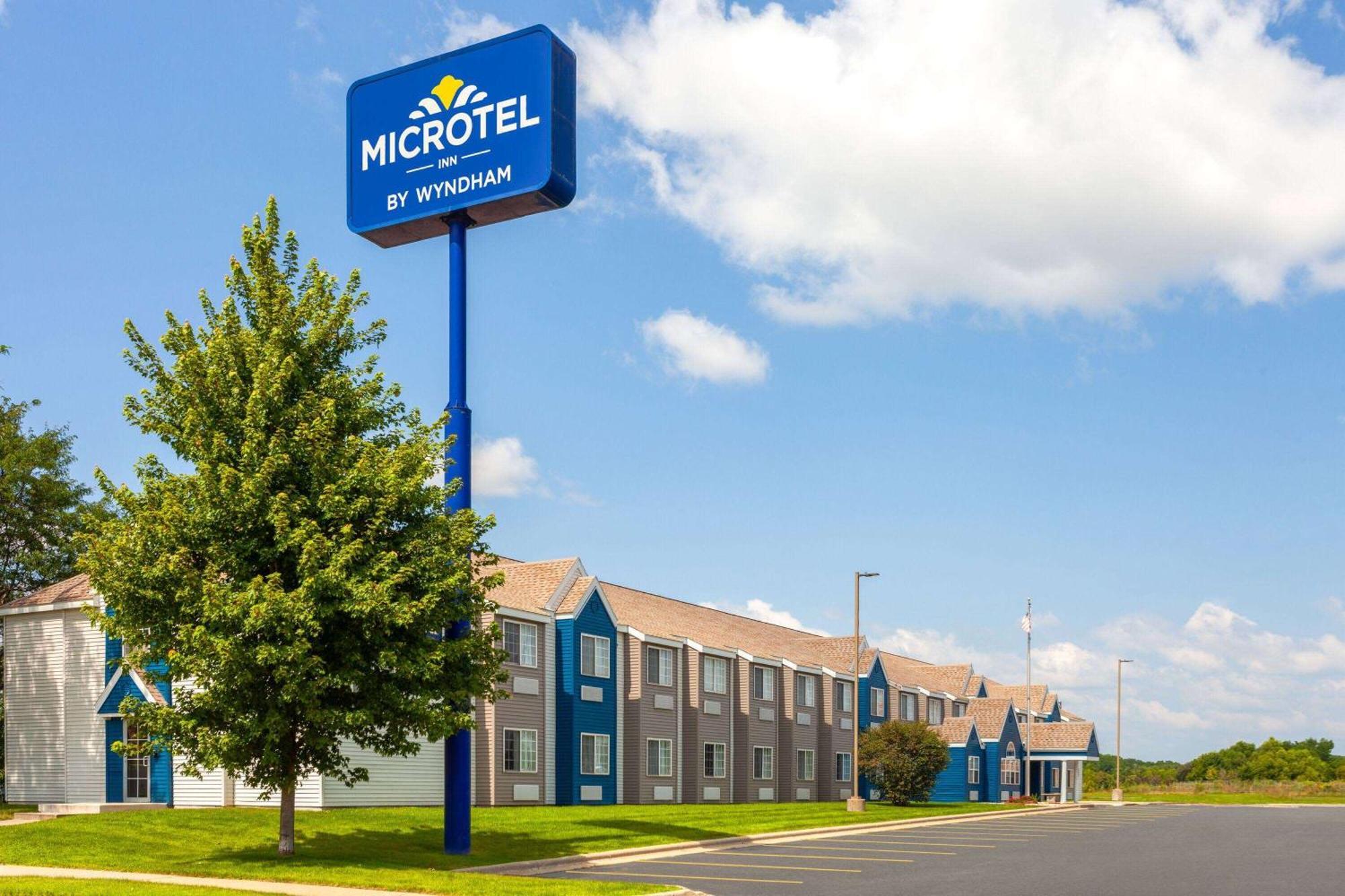 Microtel Inn By Wyndham Janesville Exterior photo